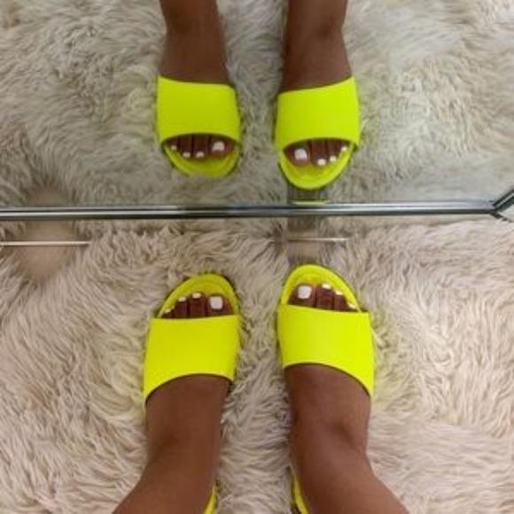 "CeCe" Slides - Neon Yellow - Picture 4 of 4